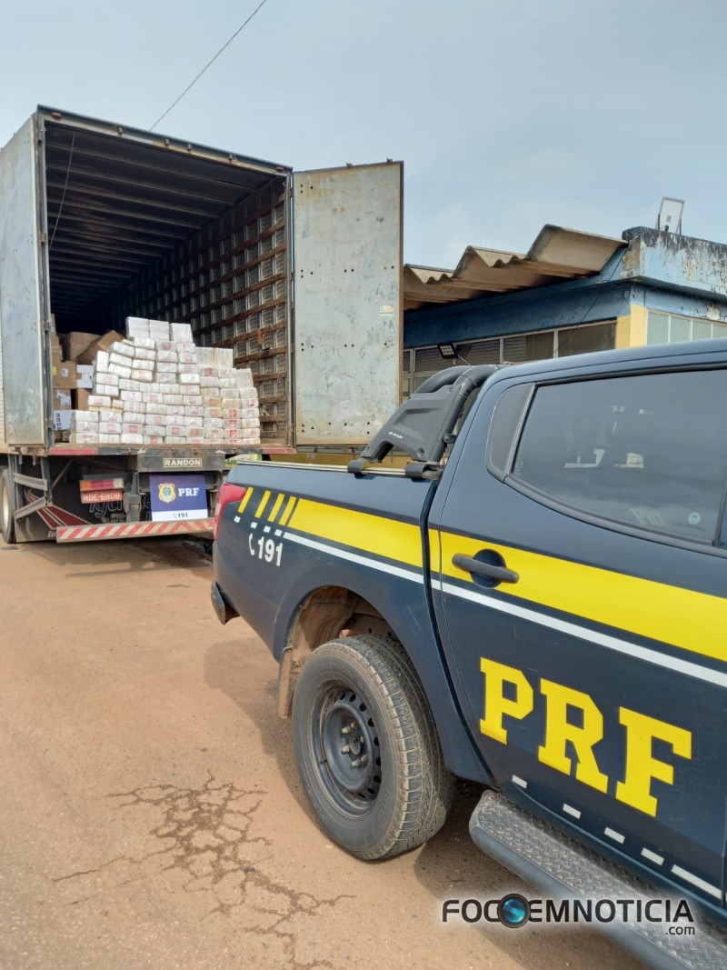PRF APREENDE 400 QUILOS DE COCA&Iacute;NA NA BR - 364, A MAIOR DE 2021, DROGA SERIA ENTREGUE EM PORTO VELHO