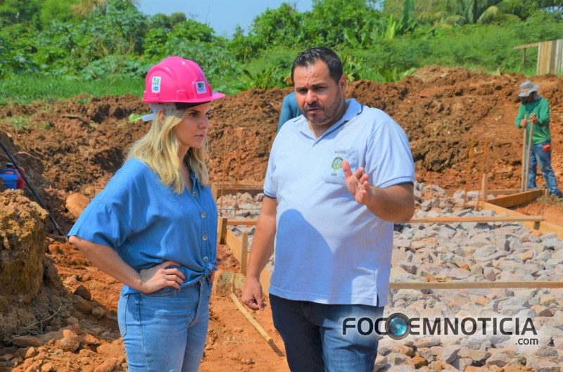 AP&Oacute;S ANOS DE ESPERA PREFEITURA DE ARIQUEMES INTERLIGA O SETOR - 06 AO COLONIAL