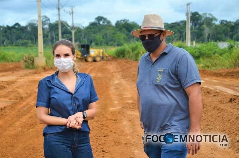 SECRETARIA DE OBRAS INICIA PELA AVENIDA CANA&Atilde; OPERA&Ccedil;&Atilde;O TAPA - BURACOS NO SETOR 02  EM ARIQUEMES