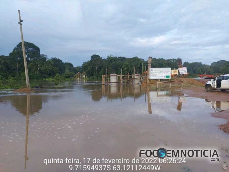 RIO JAMARI TRANSBORDA E SERVI&Ccedil;OS DA BALSA QUE DA ACESSO AO MUNIC&Iacute;PIO DE ALTO PARA&Iacute;SO EST&Atilde;O SUSPENSOS
