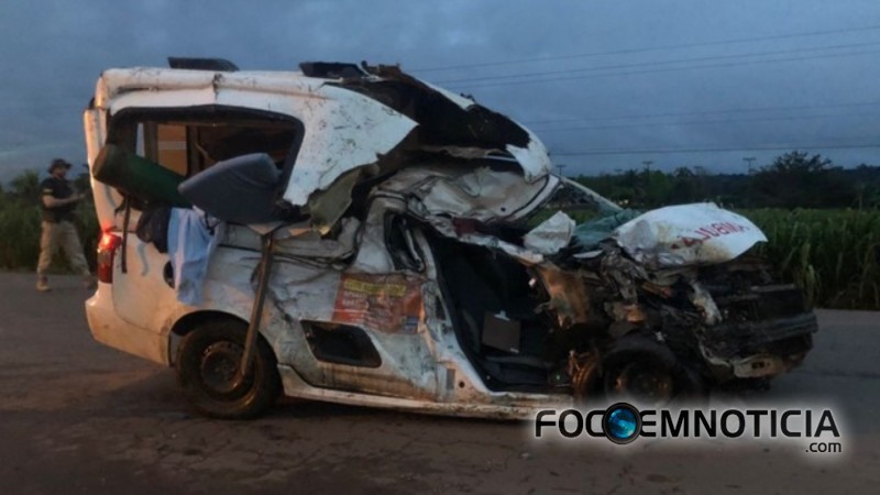 ACIDENTE NA BR - 364 ENVOLVENDO &Ocirc;NIBUS E AMBUL&Acirc;NCIA PR&Oacute;XIMO A ARIQUEMES TIRA VIDA E ENFERMEIRA