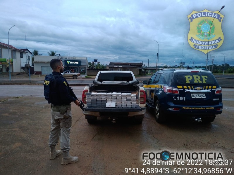 A&Ccedil;&Atilde;O CONJUNTA DA PRF E PM APREENDE MAIS DE 80 QUILOS DE COCA&Iacute;NA NO 5&ordm; BEC, 02 PESSOAS FORAM PRESAS