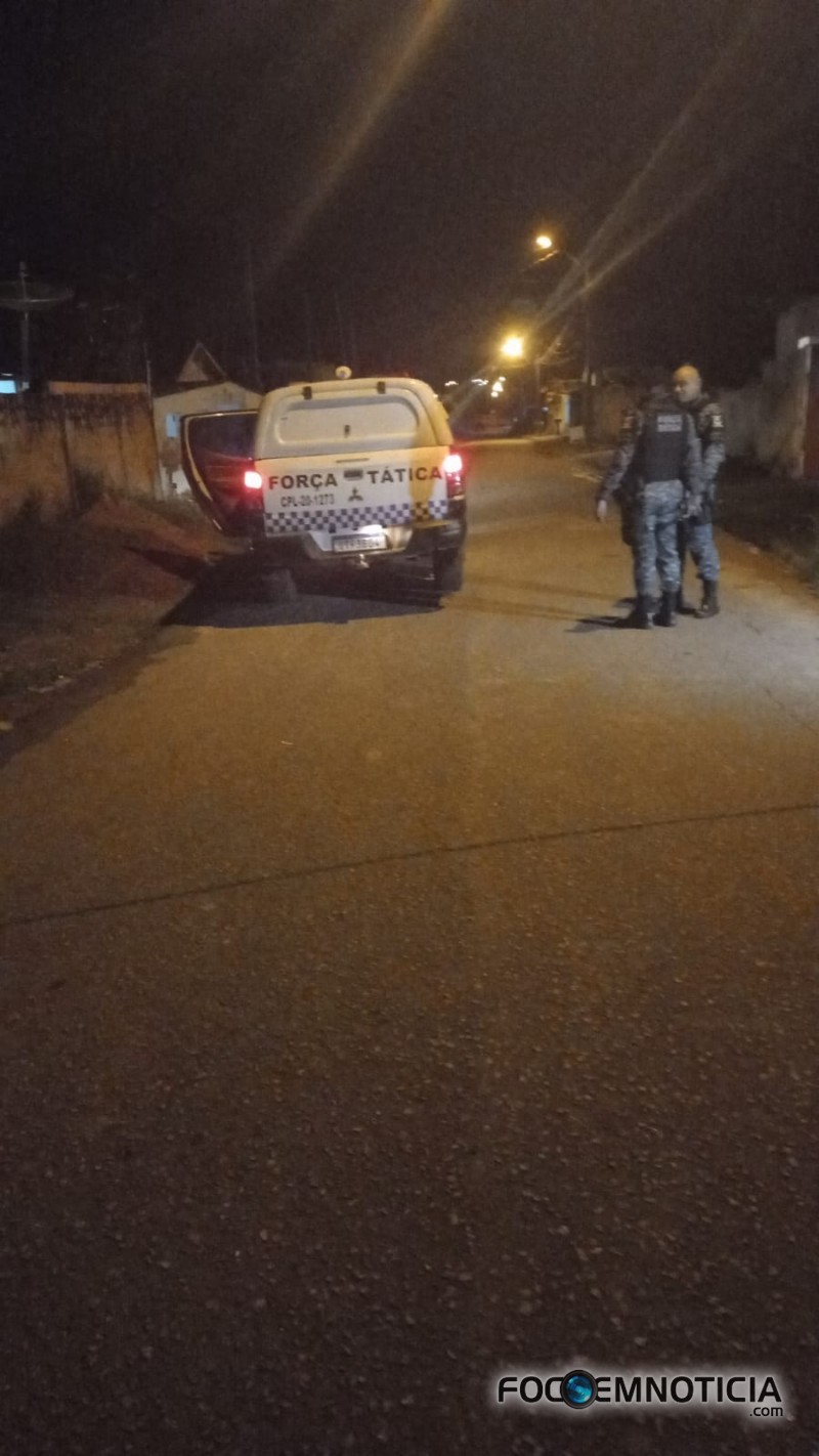 POL&Iacute;CIA MILITAR PRENDE TRAFICANTE COM 08 QUILOS DE DROGAS NO BAIRRO MARECHAL RONDON EM ARIQUEMES