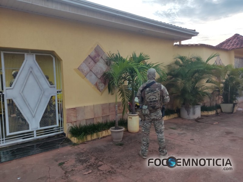 PF DEFLAGRA OPERA&Ccedil;&Atilde;O EM ARIQUEMES E GUAJAR&Aacute;, SERVIDOR, ADVOGADO E EMPRES&Aacute;RIOS S&Atilde;O ALVOS