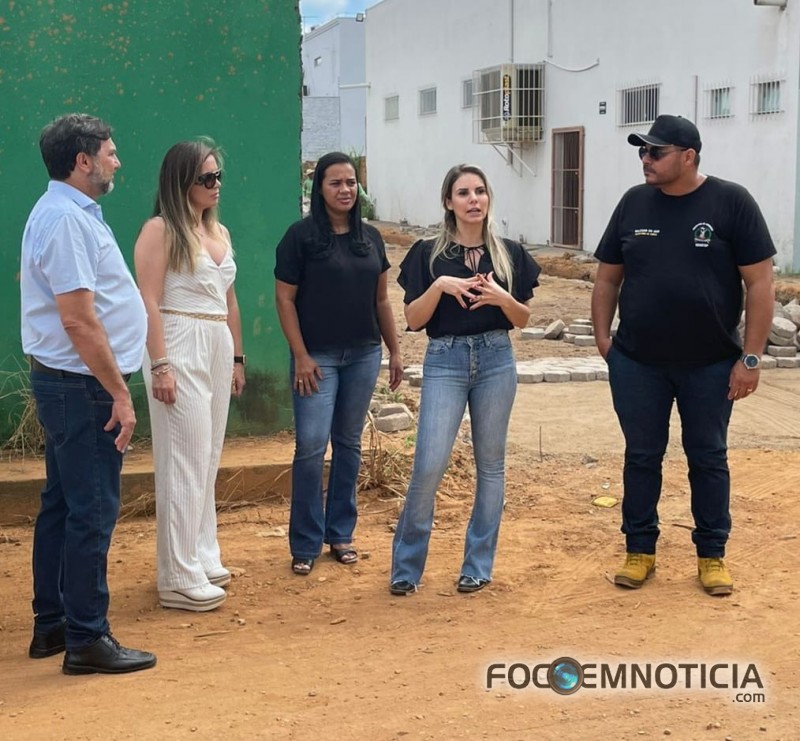 PARCERIA ENTRE PREFEITA CARLA E VEREADORA SIMONE LEVAM BENEF&Iacute;CIOS PARA COMUNIDADE EM ARIQUEMES