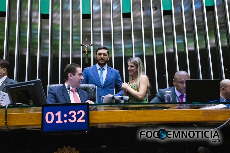 MARIANA CARVALHO SE AFASTA E AP&Oacute;S 20 ANOS ARIQUEMES TEM UM DEPUTADO FEDERAL, LUCAS FOLLADOR ASSUME