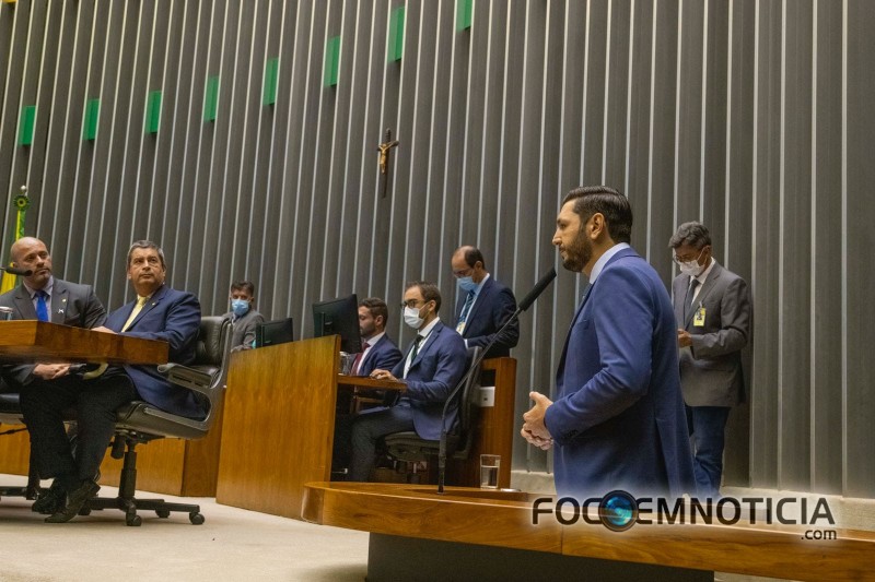 MARIANA CARVALHO SE AFASTA E AP&Oacute;S 20 ANOS ARIQUEMES TEM UM DEPUTADO FEDERAL, LUCAS FOLLADOR ASSUME