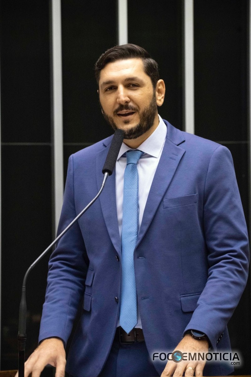 MARIANA CARVALHO SE AFASTA E AP&Oacute;S 20 ANOS ARIQUEMES TEM UM DEPUTADO FEDERAL, LUCAS FOLLADOR ASSUME