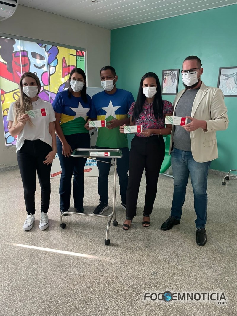 VEREADORA SIMONE PARTICIPA DA ENTREGA DE CONTRACEPTIVOS A CASA DE PARTO EM ARIQUEMES