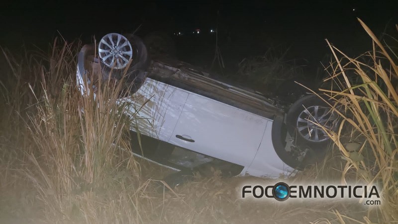 MOTORISTA PERDE O CONTROLE E CAPOTA CARRO PR&Oacute;XIMO A ARIQUEMES