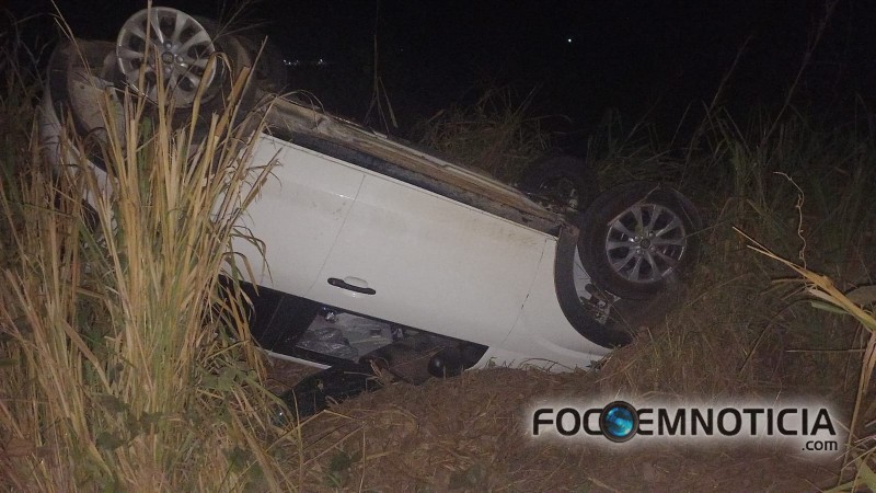 MOTORISTA PERDE O CONTROLE E CAPOTA CARRO PR&Oacute;XIMO A ARIQUEMES