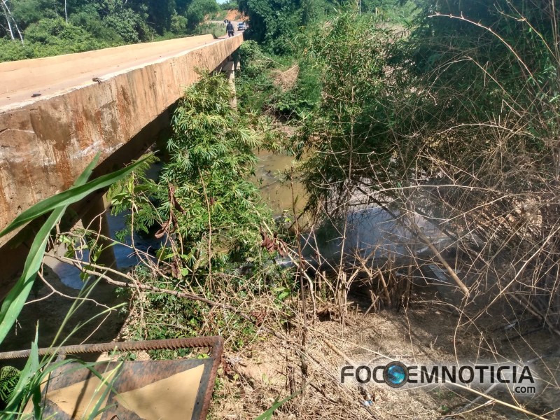 MARIDO MATA MULHER A GOLPE DE FAC&Atilde;O NO SETOR - 02  EM ARIQUEMES, NA FUGA MORRE EM ACIDENTE, V&Iacute;DEO