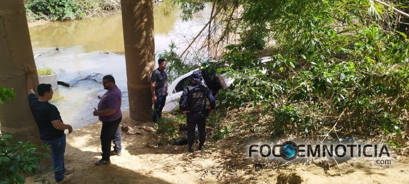 MARIDO MATA MULHER A GOLPE DE FAC&Atilde;O NO SETOR - 02  EM ARIQUEMES, NA FUGA MORRE EM ACIDENTE, V&Iacute;DEO