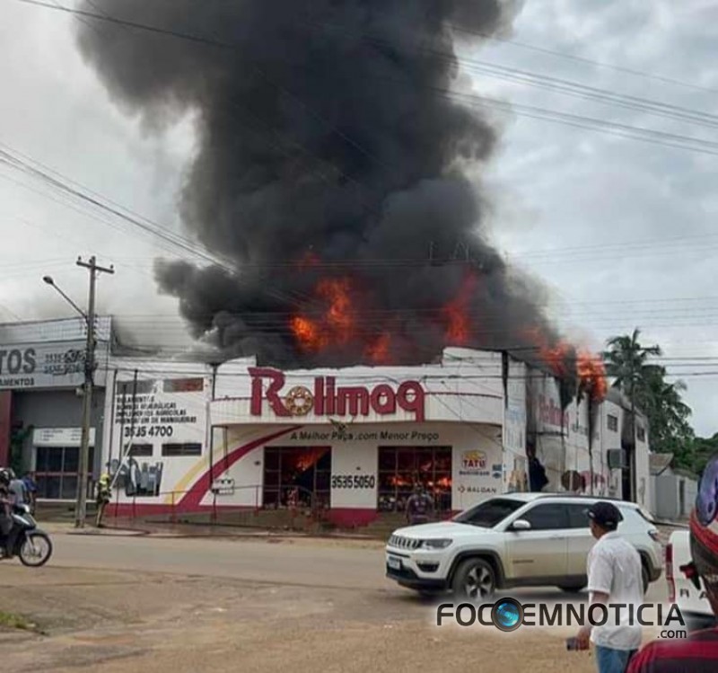 INC&Ecirc;NDIO DESTR&Oacute;I TR&Ecirc;S LOJAS NO SETOR INDUSTRIAL EM ARIQUEMES, FOTOS E V&Iacute;DEOS