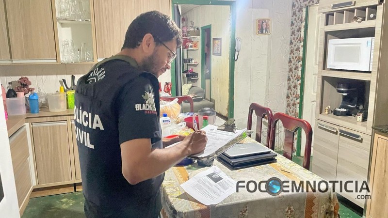 PC DEFLAGRA OPERA&Ccedil;&Atilde;O E PRENDE AV&Oacute; QUE PROSTITU&Iacute;A NETAS DE 10 E 13 ANOS, 06 FORAM PRESOS