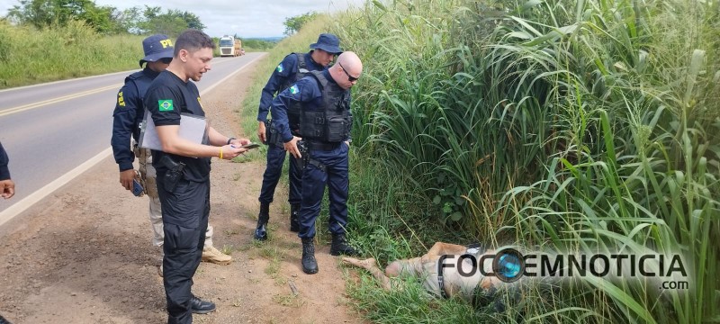 JOVENS S&Atilde;O EXECUTADOS A TIROS EM ARIQUEMES, CORPOS S&Atilde;O ACHADOS AS MARGENS DA BR  364, IMAGENS FORTES