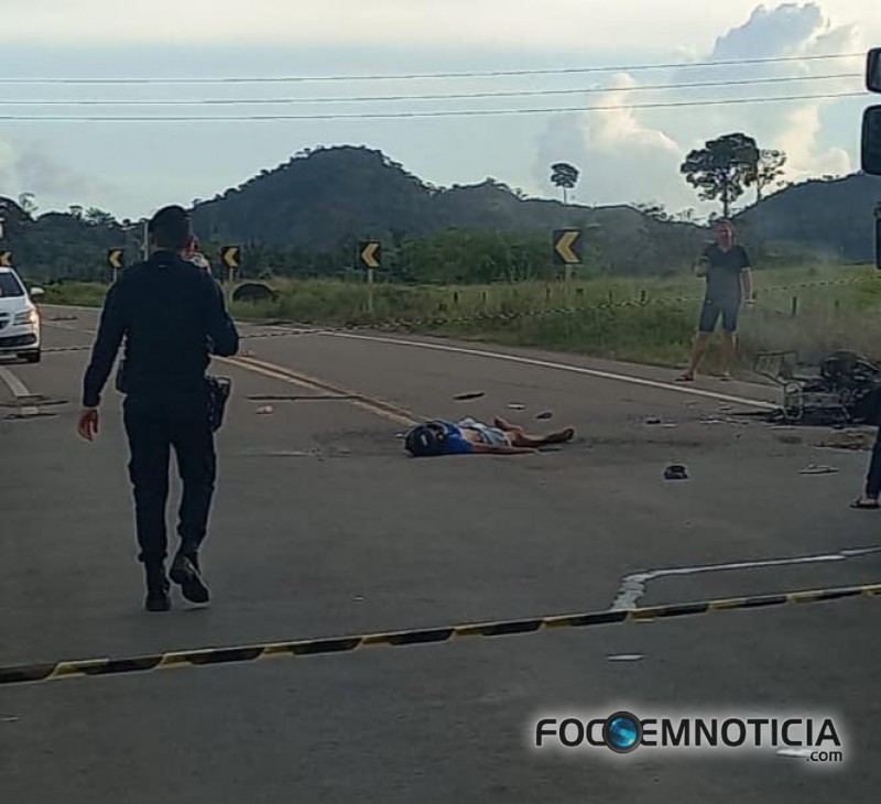 ACIDENTE ENVOLVENDO 02 MOTOS E UM CAMINH&Atilde;O NA BR - 421 MATA UM E DEIXA DOIS FERIDOS