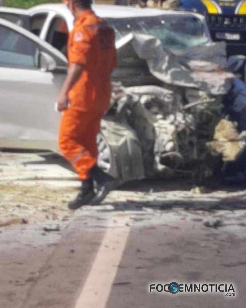 ACIDENTE PR&Oacute;XIMO A ARIQUEMES MATA 02 E DEIXA 01 GRAVEMENTE FERIDO, V&Iacute;TIMAS ERAM IRM&Atilde;OS