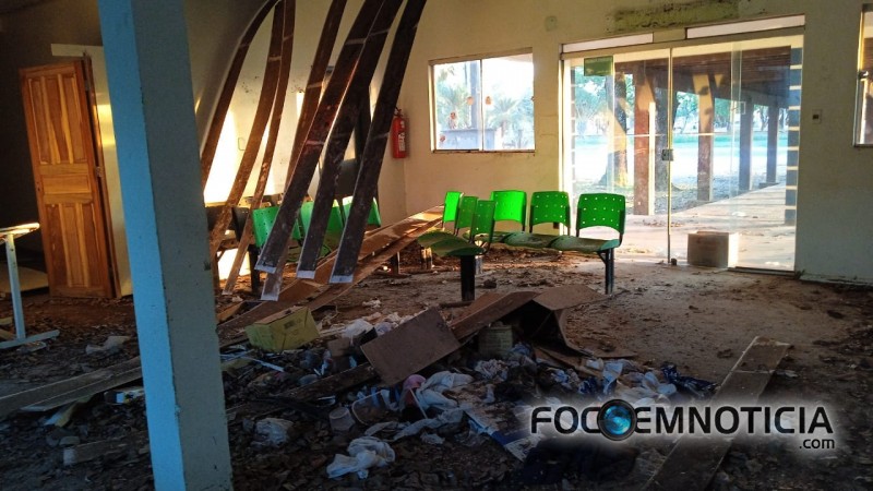 PASSADO 15 MESES OBRA DA REFORMA DO HOSPITAL DA CRIAN&Ccedil;A EM ARIQUEMES N&Atilde;O PASSOU DE PROMESSA