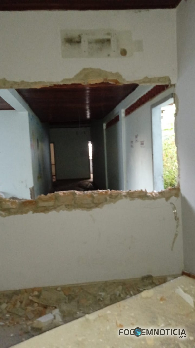 PASSADO 15 MESES OBRA DA REFORMA DO HOSPITAL DA CRIAN&Ccedil;A EM ARIQUEMES N&Atilde;O PASSOU DE PROMESSA