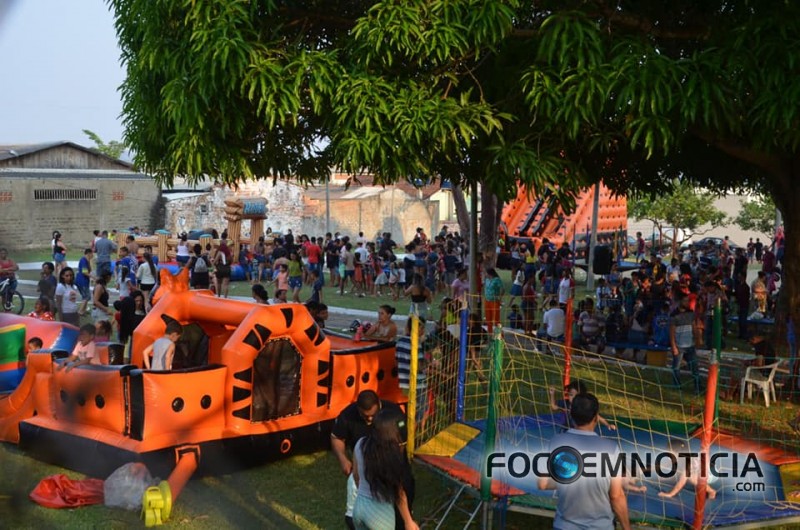 FUNCET LEVA "LAZER NA COMUNIDADE" AOS MORADORES DO SETOR - 10 EM ARIQUEMES