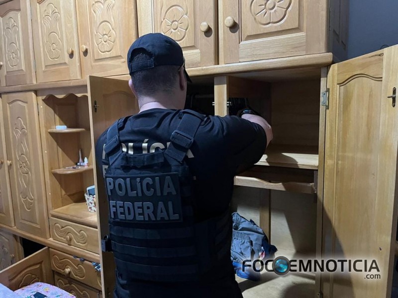 PF DEFLAGRA OPERA&Ccedil;&Atilde;O EM ARIQUEMES E JI - PARAN&Aacute;, CUMPRE 08 MBA E PRENDE 01 PESSOA