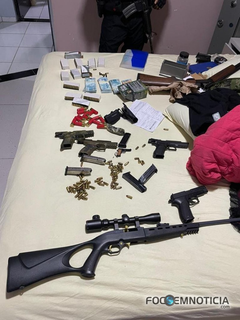 PF DEFLAGRA OPERA&Ccedil;&Atilde;O EM ARIQUEMES E JI - PARAN&Aacute;, CUMPRE 08 MBA E PRENDE 01 PESSOA