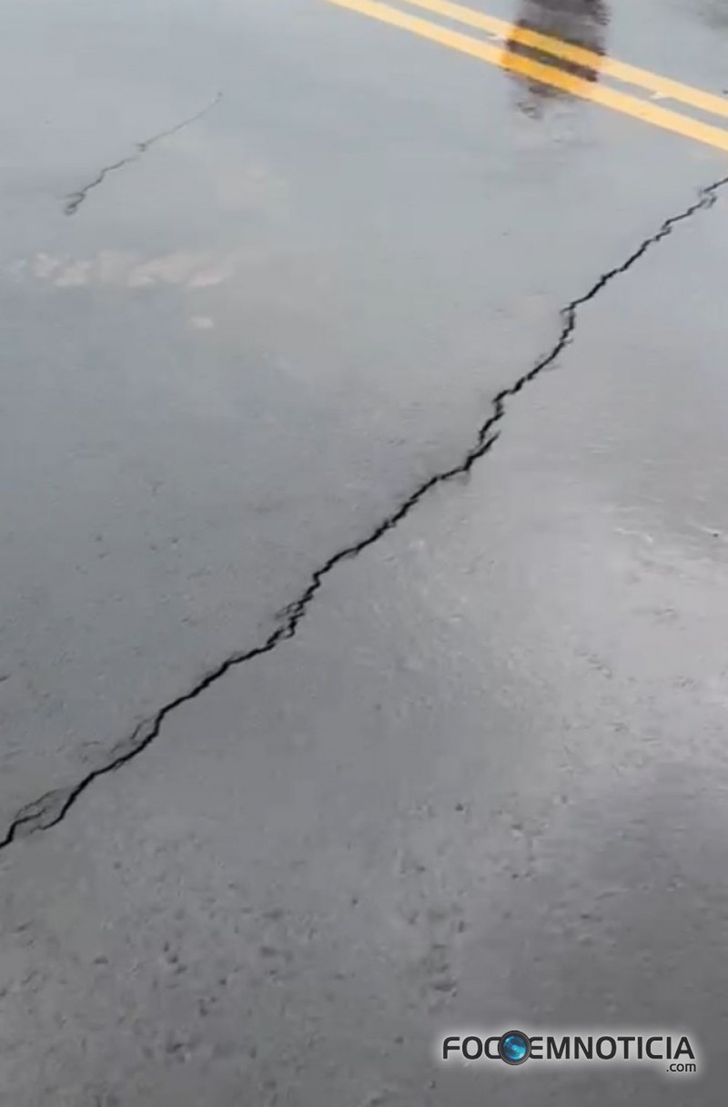 PONTE INAUGURADA H&Aacute; 60 DIAS PODER&Aacute; SER INTERDITADA, ATERRO CEDEU E ASFALTO RACHOU