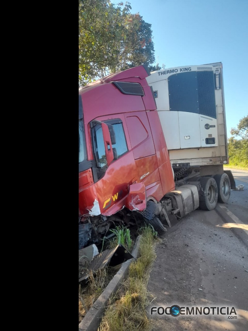 GRAVE  ACIDENTE NA BR - 364 TIRA A VIDA  DE VEREADOR E NAMORADA