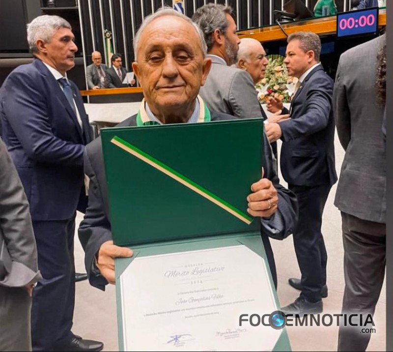 JO&Atilde;O GON&Ccedil;ALVES &Eacute; CONDECORADO PELA C&Acirc;MARA FEDERAL COM A "MEDALHA M&Eacute;RITO LEGISLATIVO"